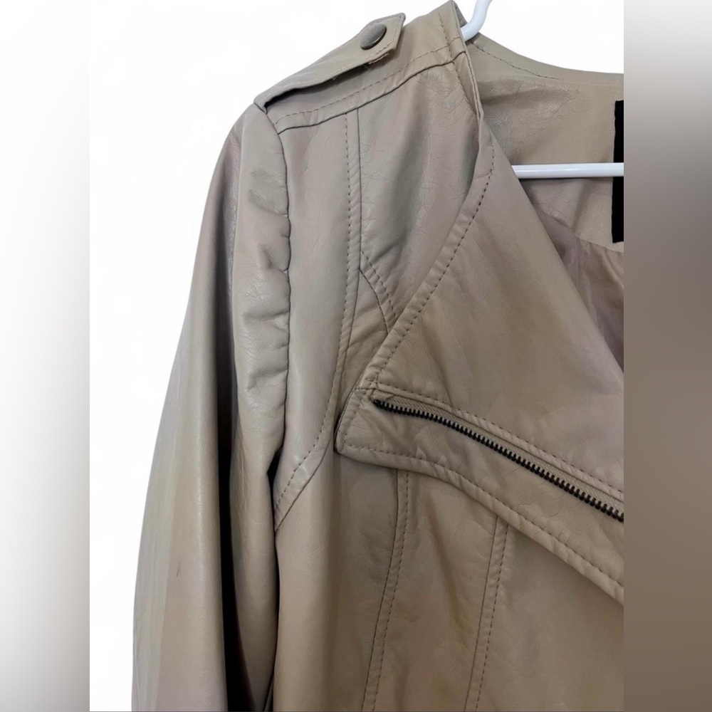 Therapy Beige Faux Leather Jacket for Women size Medium - Picture 4 of 8